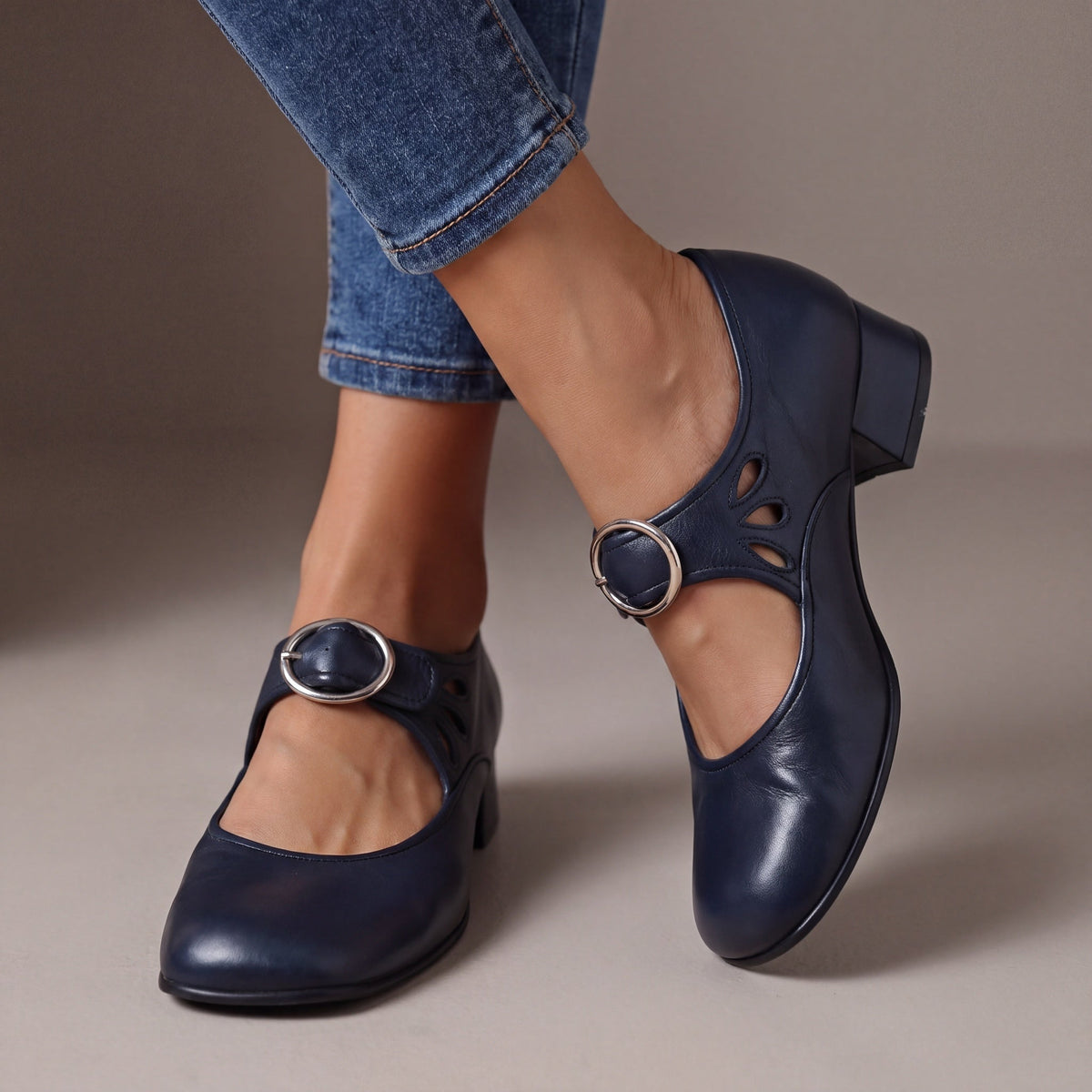 Véronique block-heel Mary Jane shoes